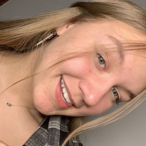 Meet your Posher, Taylor - Picture 1 of 1